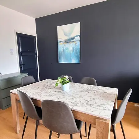Apartmán Unique 2br Apt 10 With 150mbit Plus Netflix *
